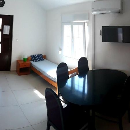 Apartments Dubravka Pirovac Esterno foto