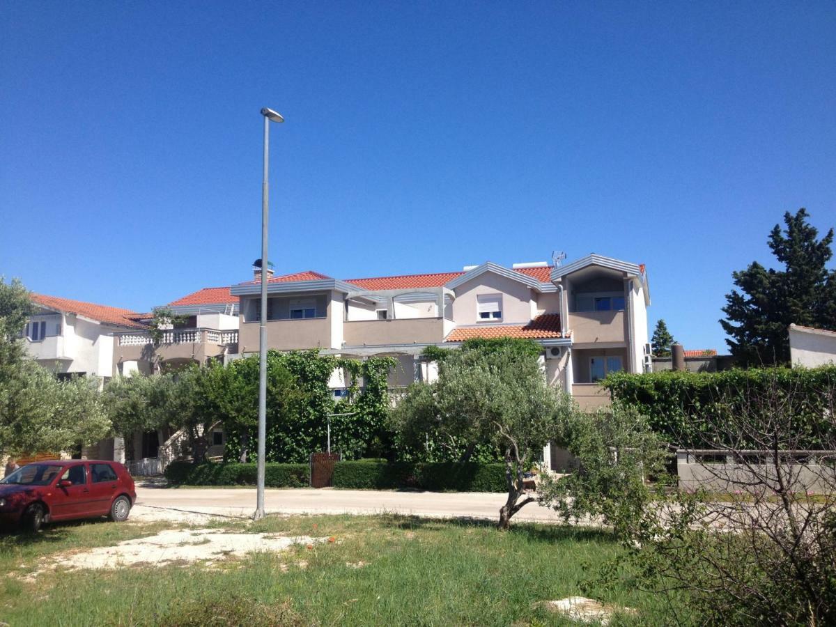 Apartments Dubravka Pirovac Esterno foto