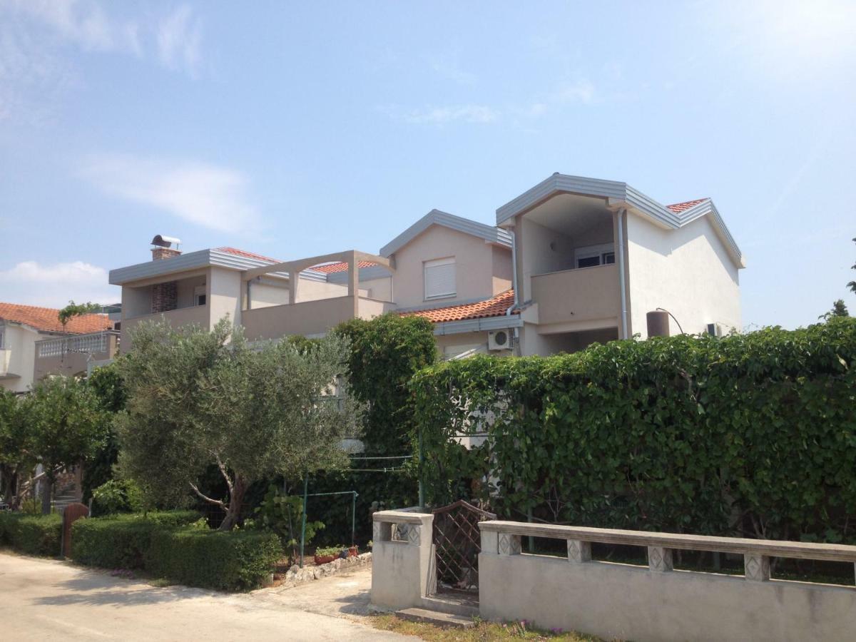 Apartments Dubravka Pirovac Esterno foto