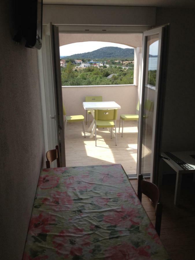 Apartments Dubravka Pirovac Esterno foto