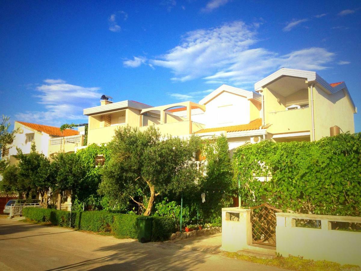 Apartments Dubravka Pirovac Esterno foto